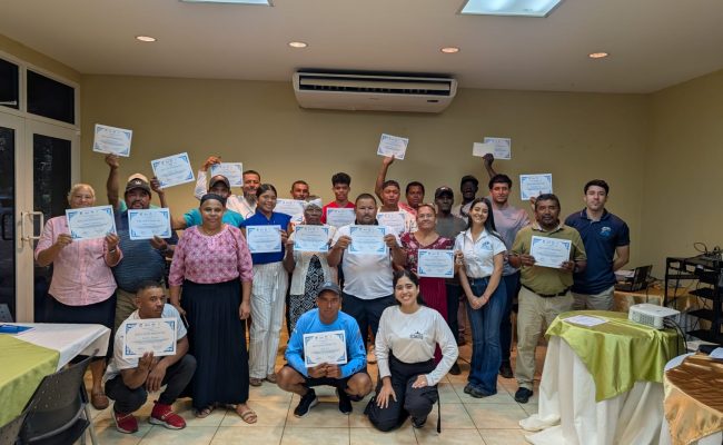 3. HN. Taller de Pescadores FUCSA photo por René Moncada
